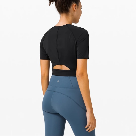 lululemon athletica Tops - Lululemon Fine Force Short Sleeve